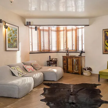 Modern Comfort & Vintage Charm With Panoramic View By Flat Mаnаger Apartment *